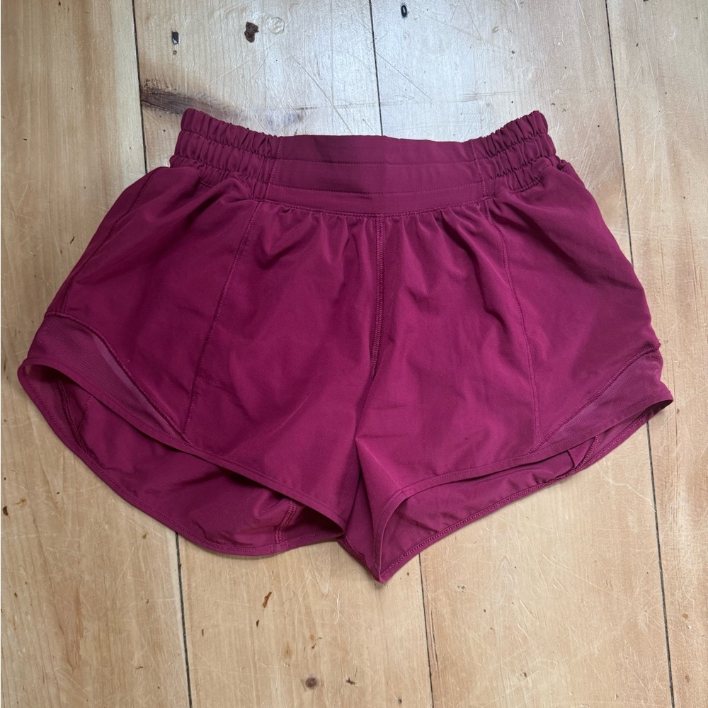 Lululemon Hotty Hot shorts 4” Low rise